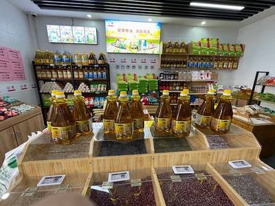 申城春节年货市场“新意”足:超市新开“店中店”、“好粮油”走进家门口菜场